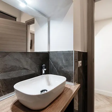 Apartment Vertical Garden By Quokka 360 - Modern In Downtown