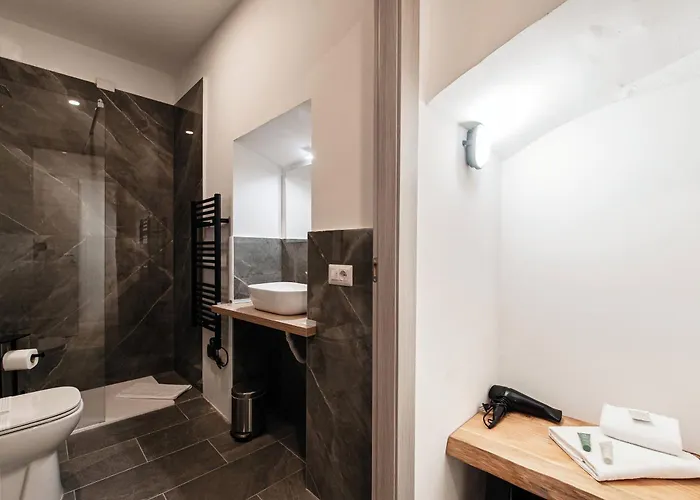 Vertical Garden By Quokka 360 - Modern In Downtown Como