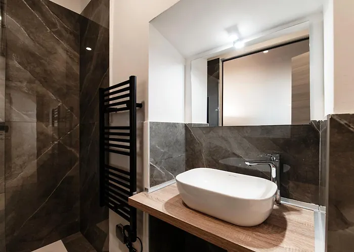 Vertical Garden By Quokka 360 - Modern In Downtown Apartment *