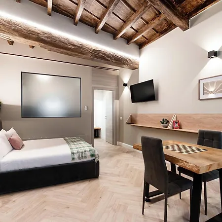 Vertical Garden By Quokka 360 - Modern In Downtown Como